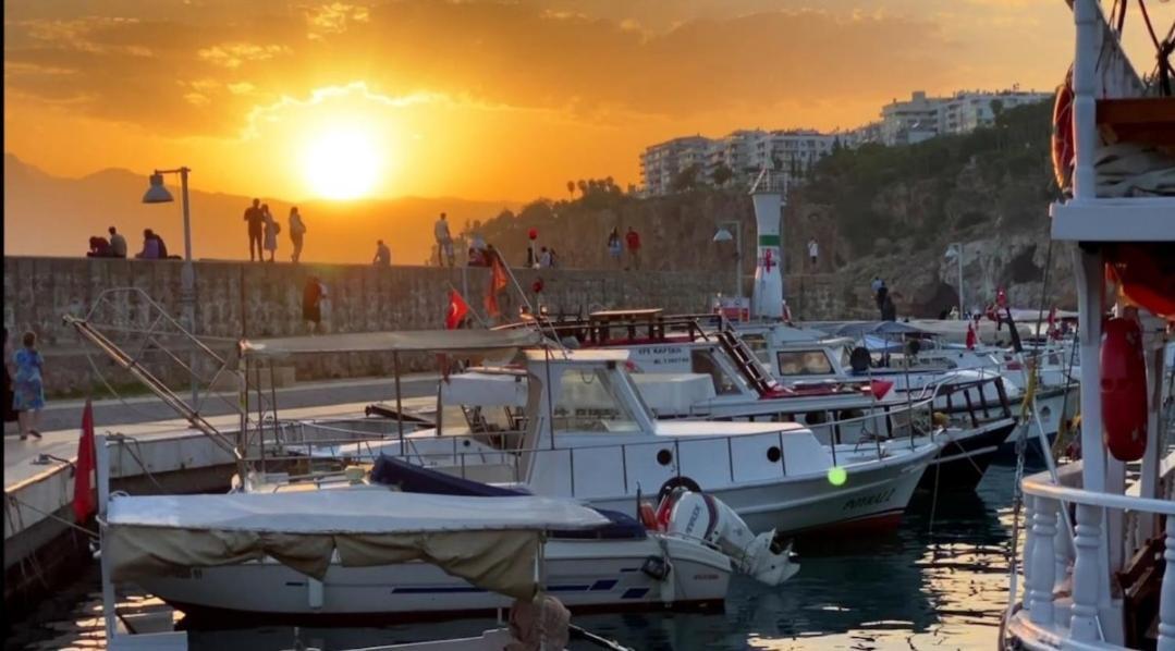 Antalya'nin Kalbinde Old-town Ve Marina Yakini Sik Daire *